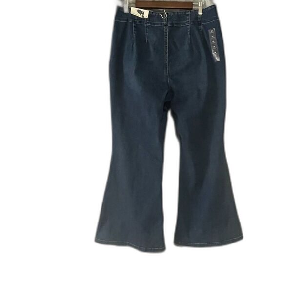 NWT Maurices M Jeans 16 X-Short High Rise Flare Denim Jeans Medium Wash - Picture 2 of 9